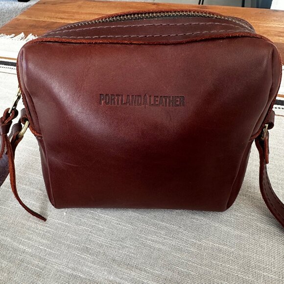 Portland Leather Camera style bag in cognac - Picture 2 of 7